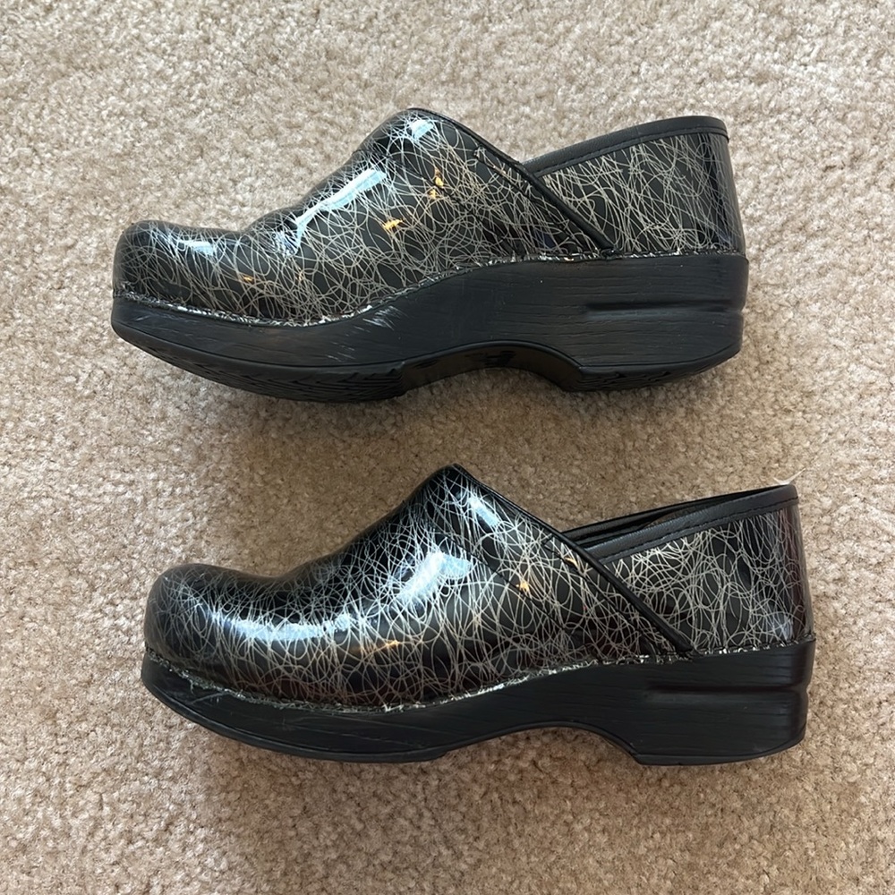Dansko Size 38 - image 3